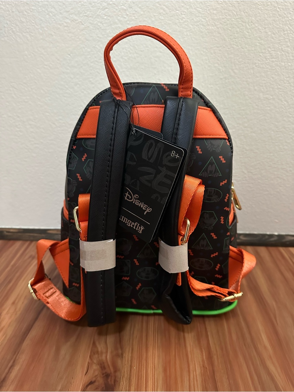 NWT Loungefly Disney Peeking Goofy Mini Backpack - Black, Green & Orange - Picture 5 of 5